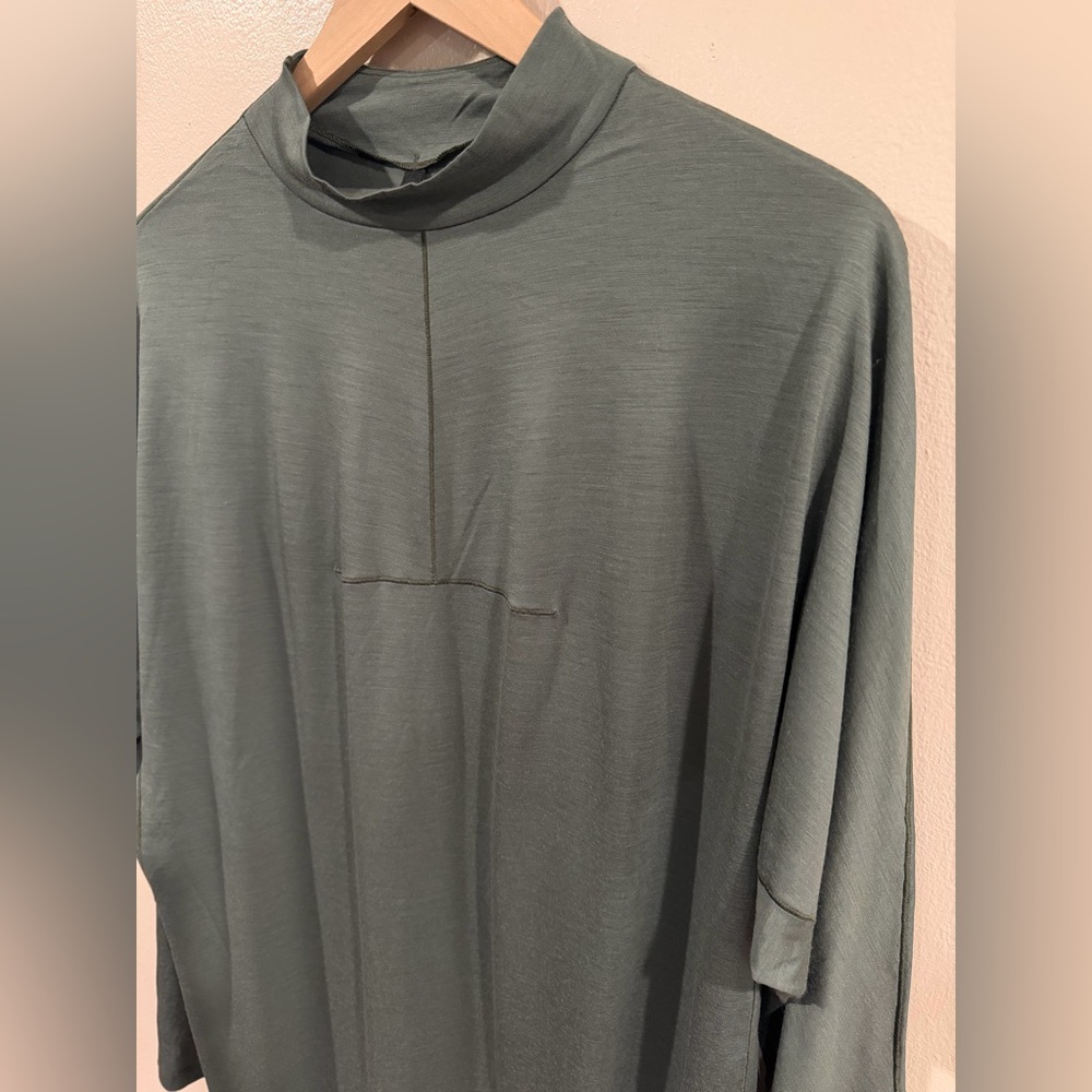 Women’s Lululemon Green Tunic (washed but not worn) Size Large - Picture 4 of 6